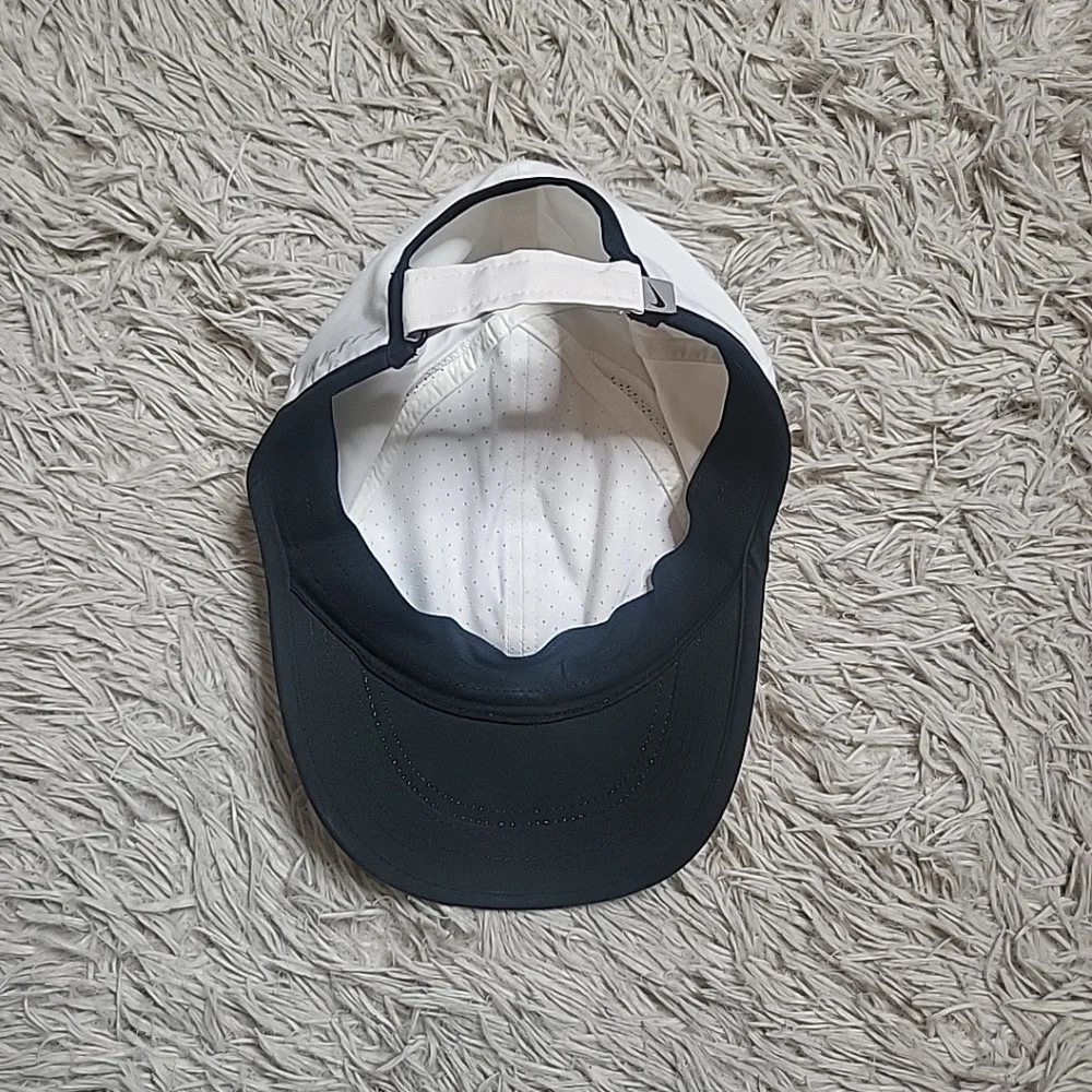 *SOLD* Nike Featherlight Dri Fit Hat Cap Baseball Hat Cap White & Black Running - Picture 9 of 10